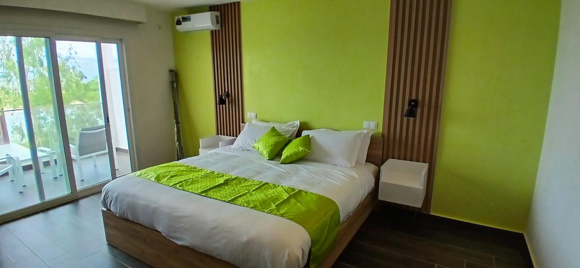La Parenthese Hotell Mbodiène Exteriör bild