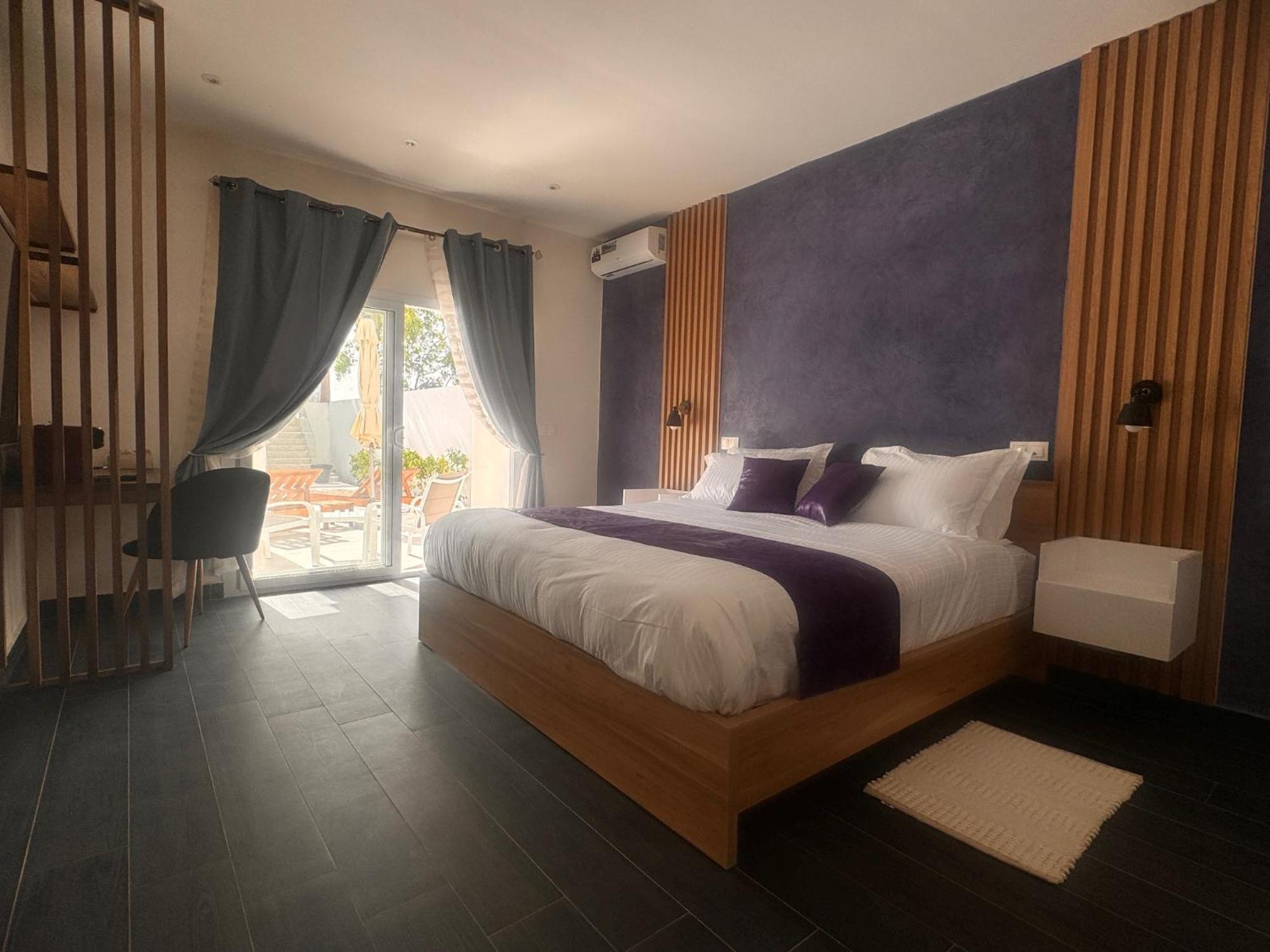 La Parenthese Hotell Mbodiène Exteriör bild