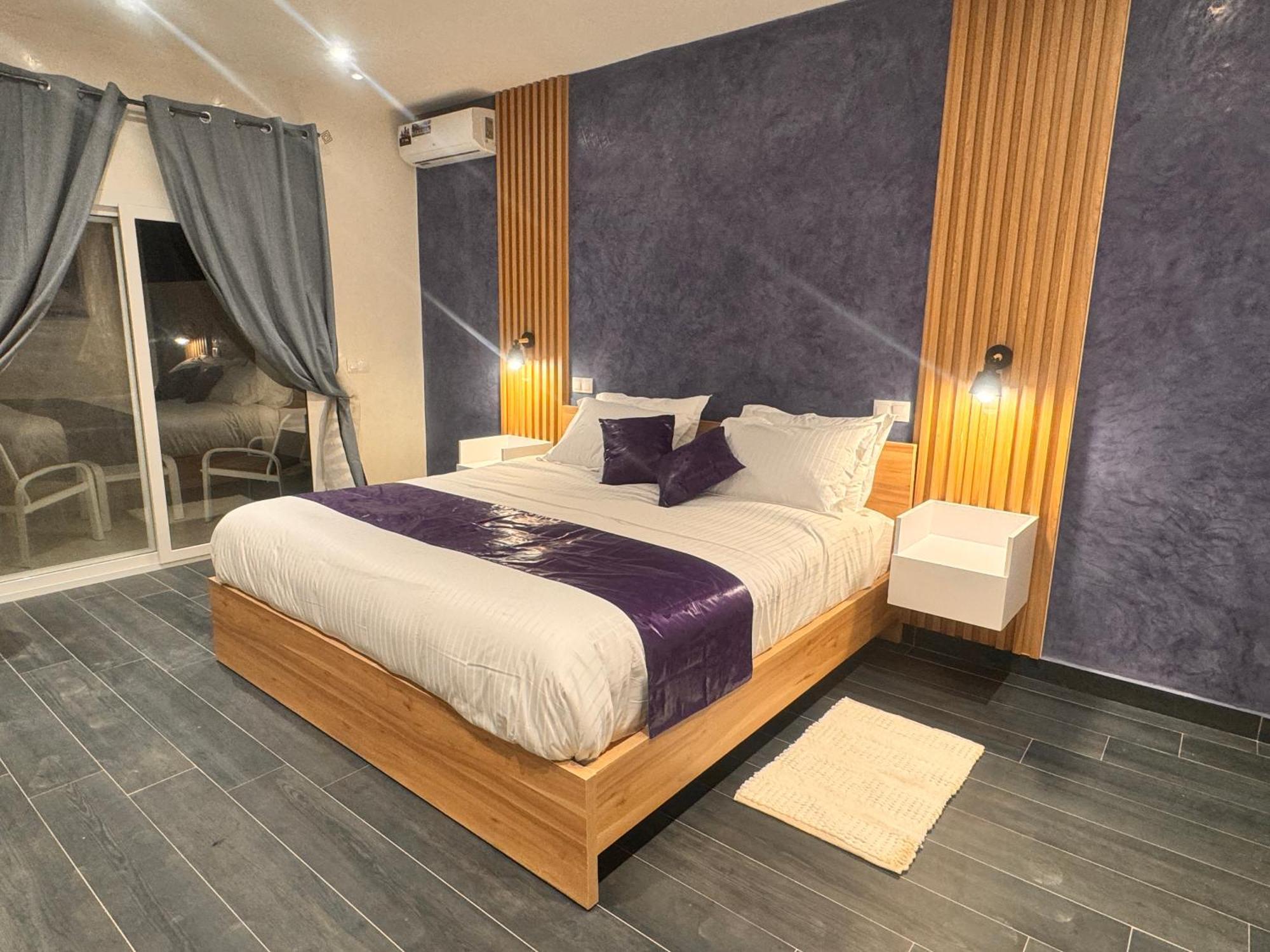 La Parenthese Hotell Mbodiène Exteriör bild